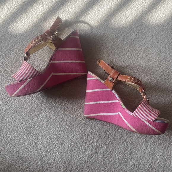 Coach Barbie/Candy Stripe Wedges 🩷 - Picture 3 of 16